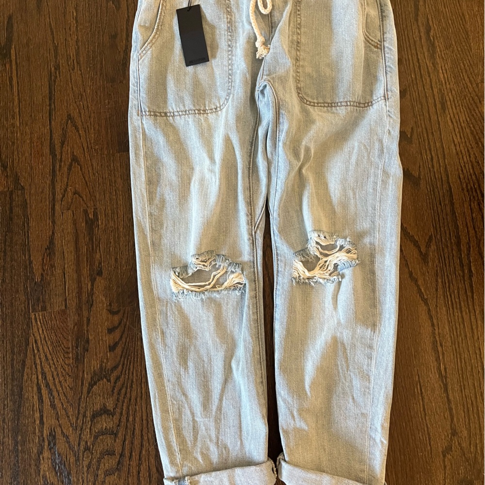 Boyfriend Style Jeans - distressed, drawstring